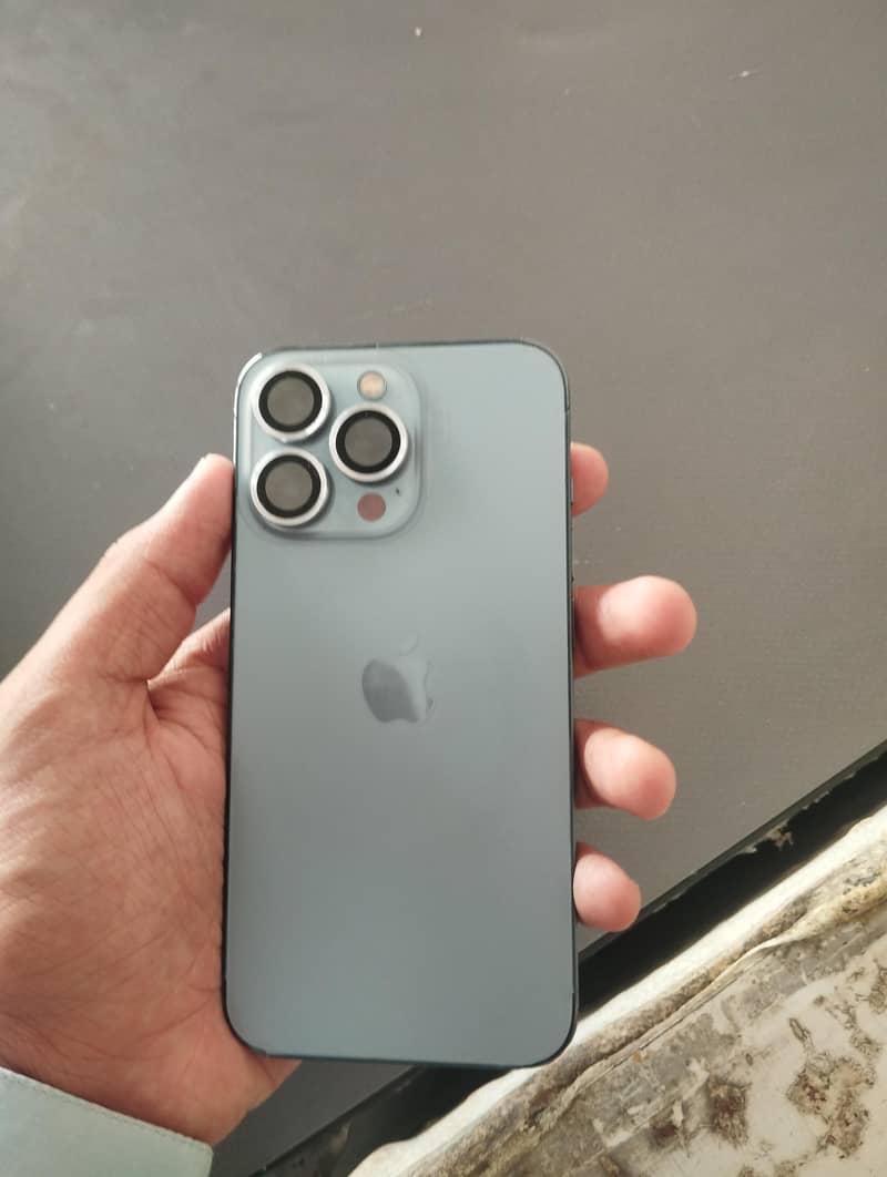 Apple iPhone 13 Pro 2