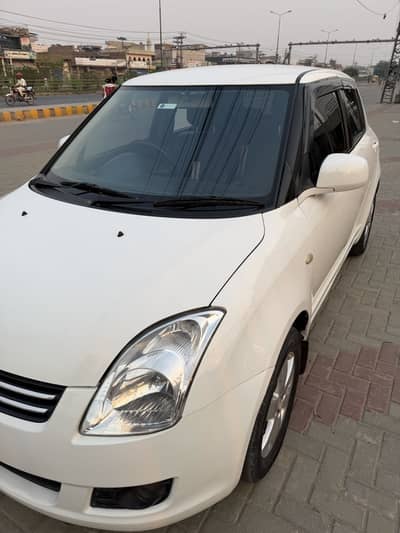 Suzuki swift Dlx 2016