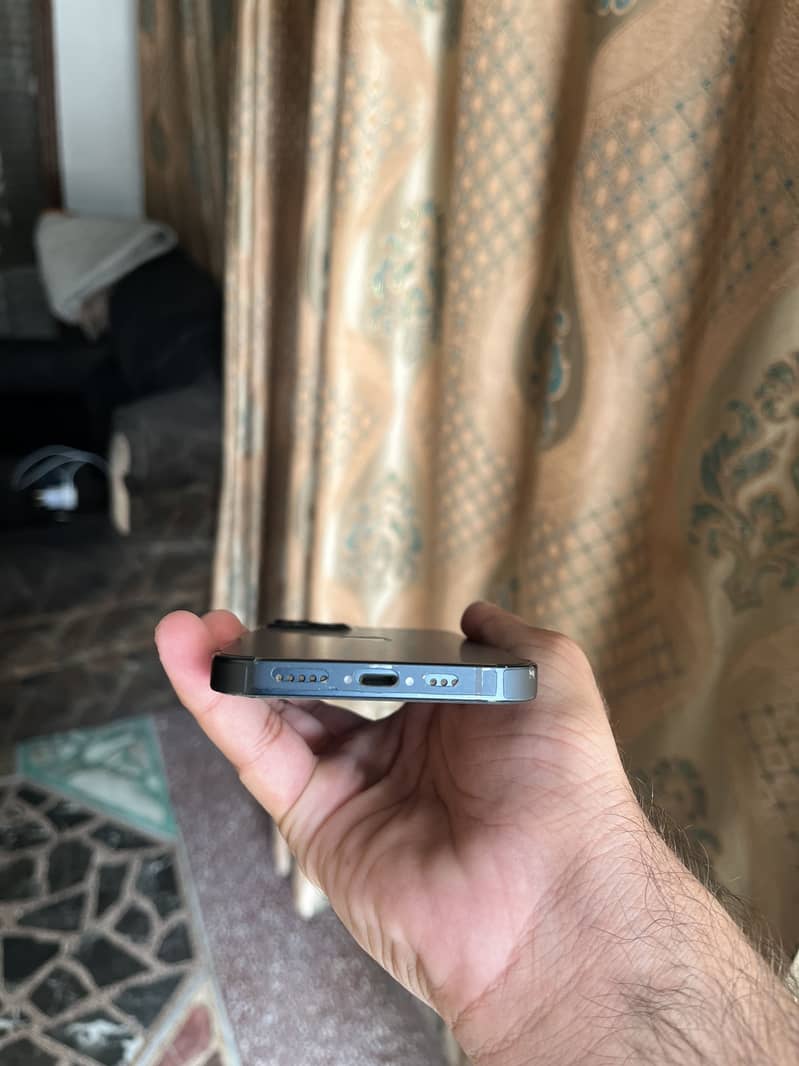 iPhone 13 1