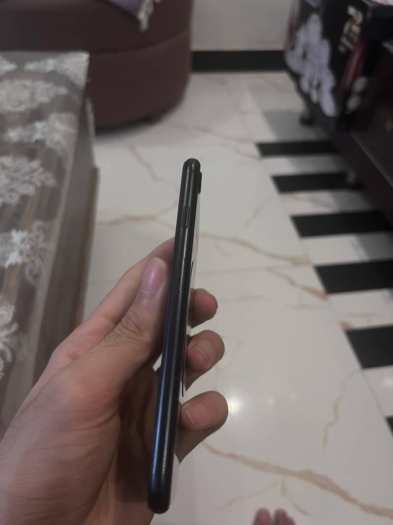Apple iPhone SE 3