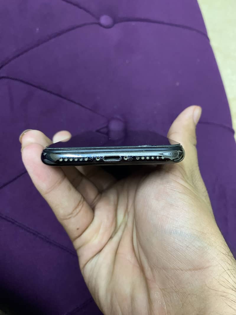 Apple iPhone X 5