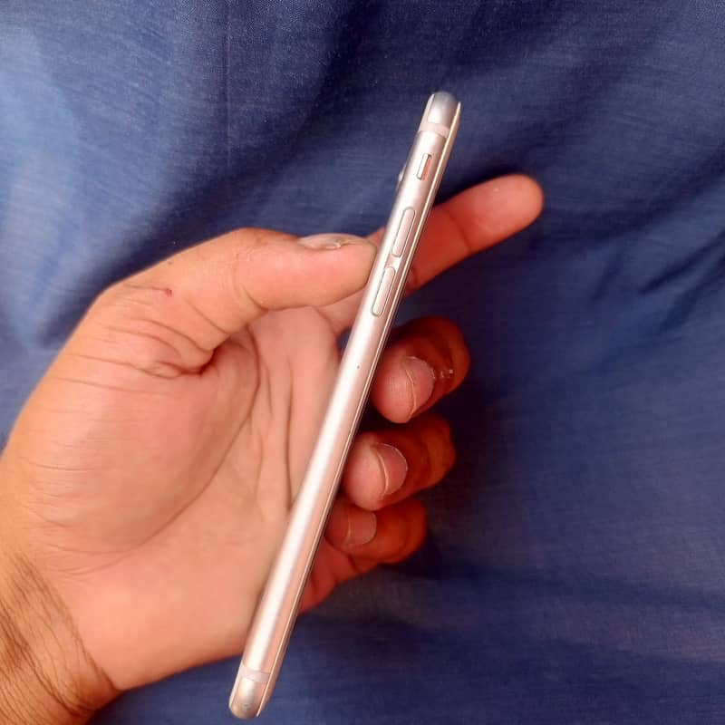 Apple iPhone 6S 3
