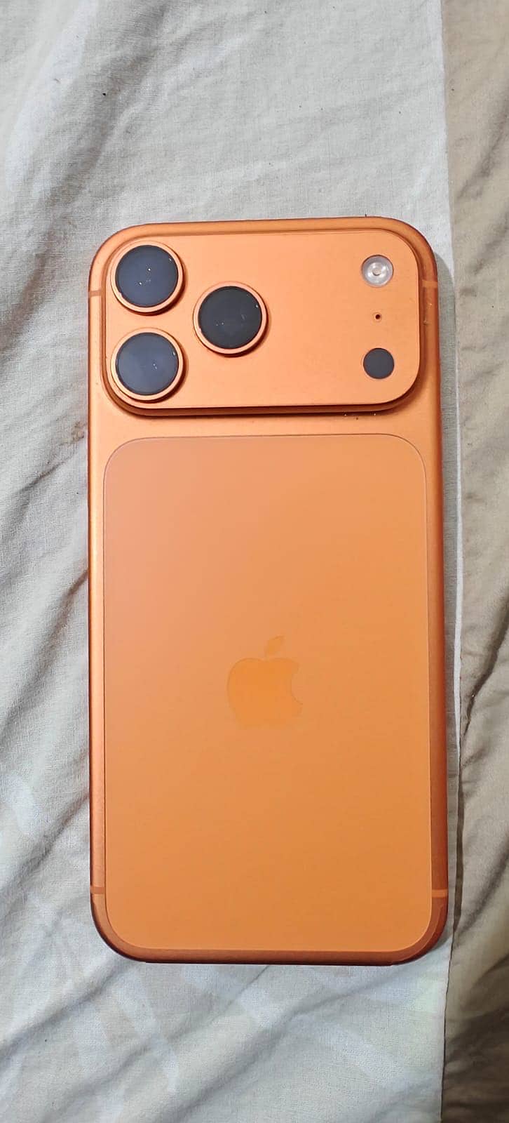 Apple iPhone 17 Pro Max 1