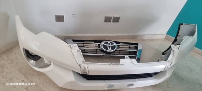 Toyota Fortuner 2020,original front bumper,grill call on 034353630599