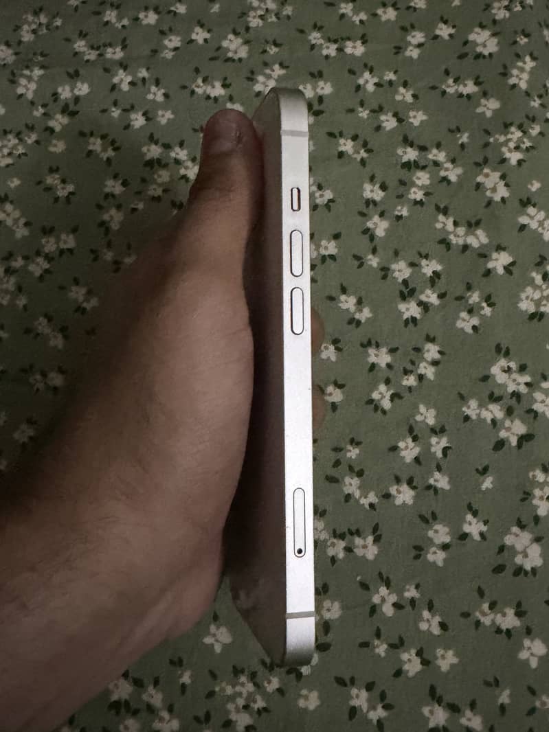 Apple iPhone 15 3