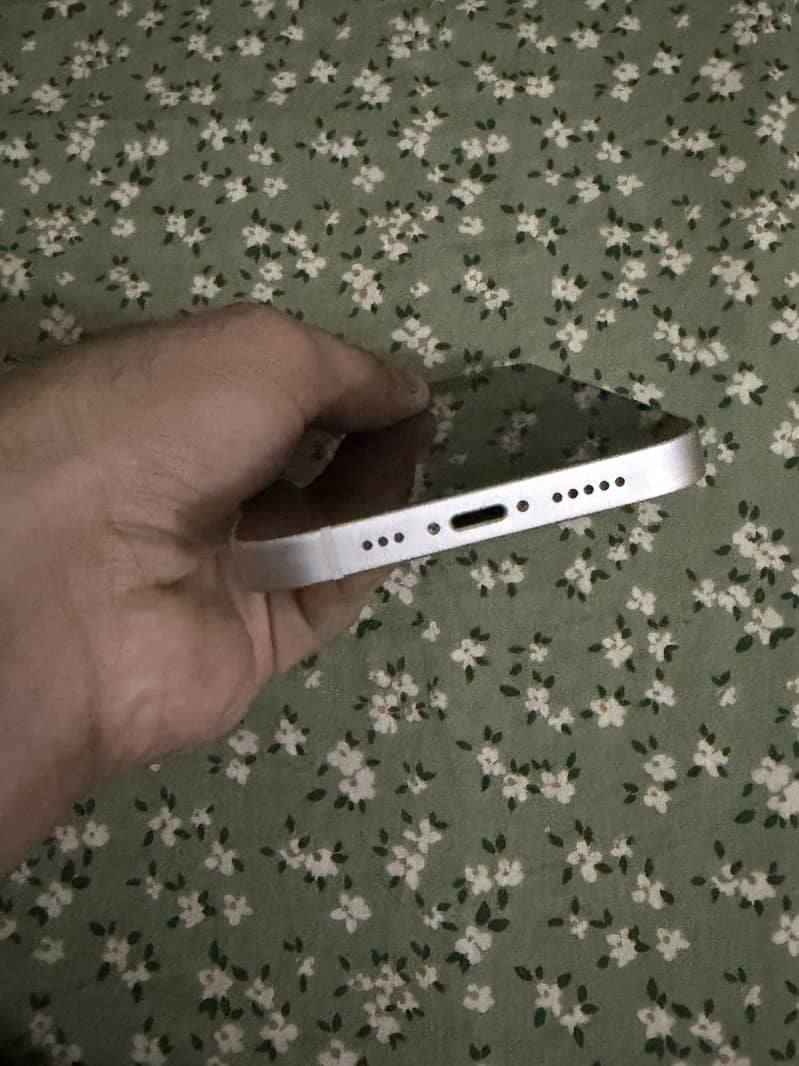 Apple iPhone 15 5