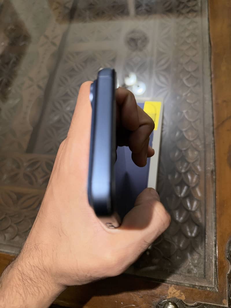 Apple iPhone 17 Pro Max 3