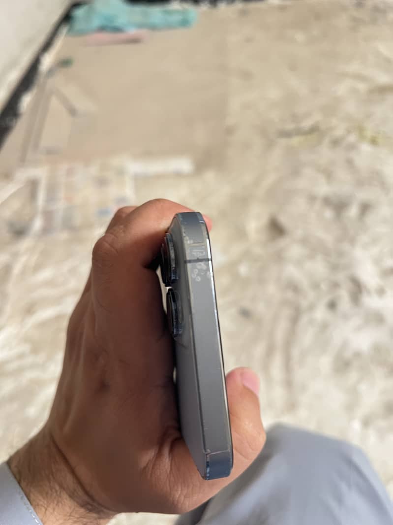 Apple iPhone 13 Pro Max 2