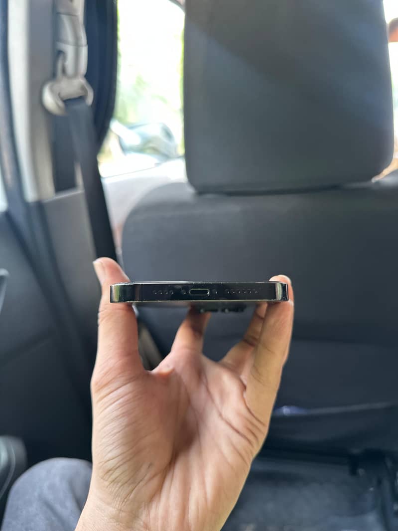 Apple iPhone 14 Pro Max 4