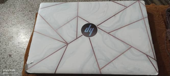 hp cromebook 11A G8EE 32gb storage with charger
