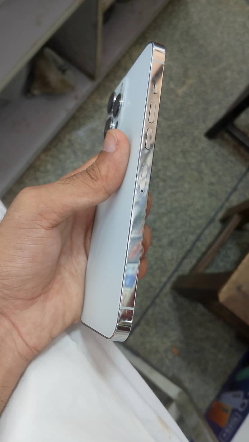 Apple iPhone 13 Pro Max 1