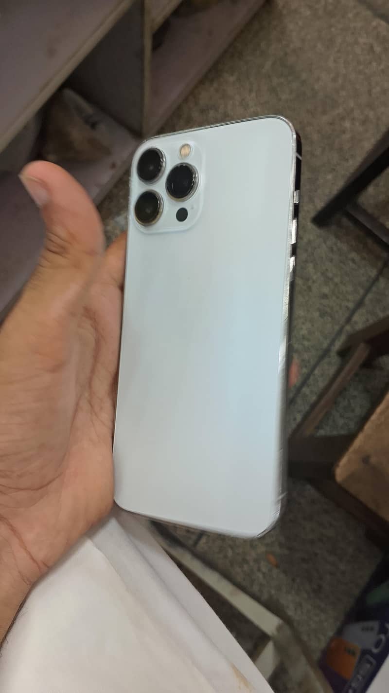 Apple iPhone 13 Pro Max 2