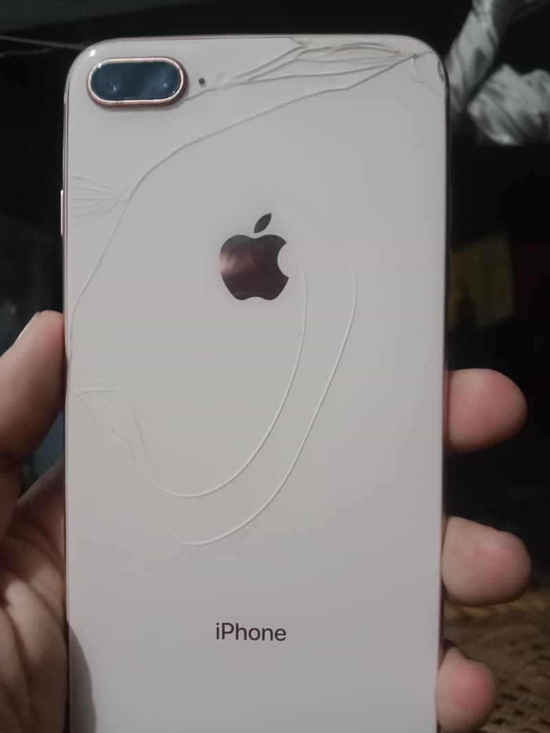 Apple iPhone 8 Plus 0