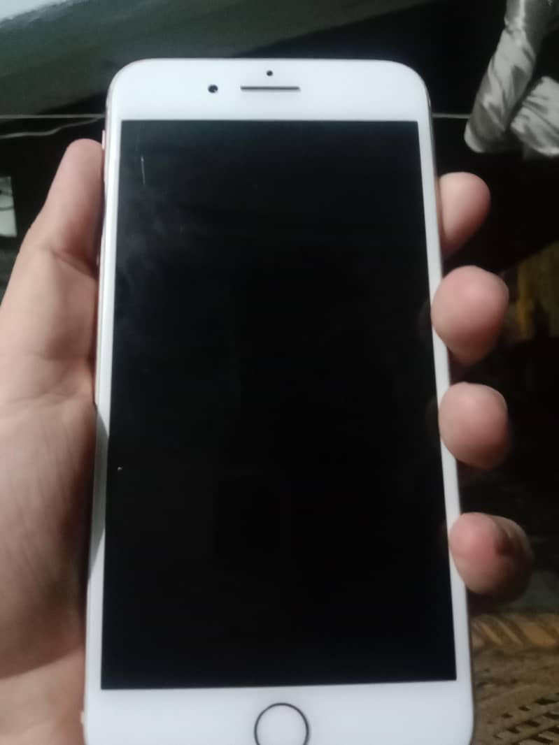 Apple iPhone 8 Plus 1
