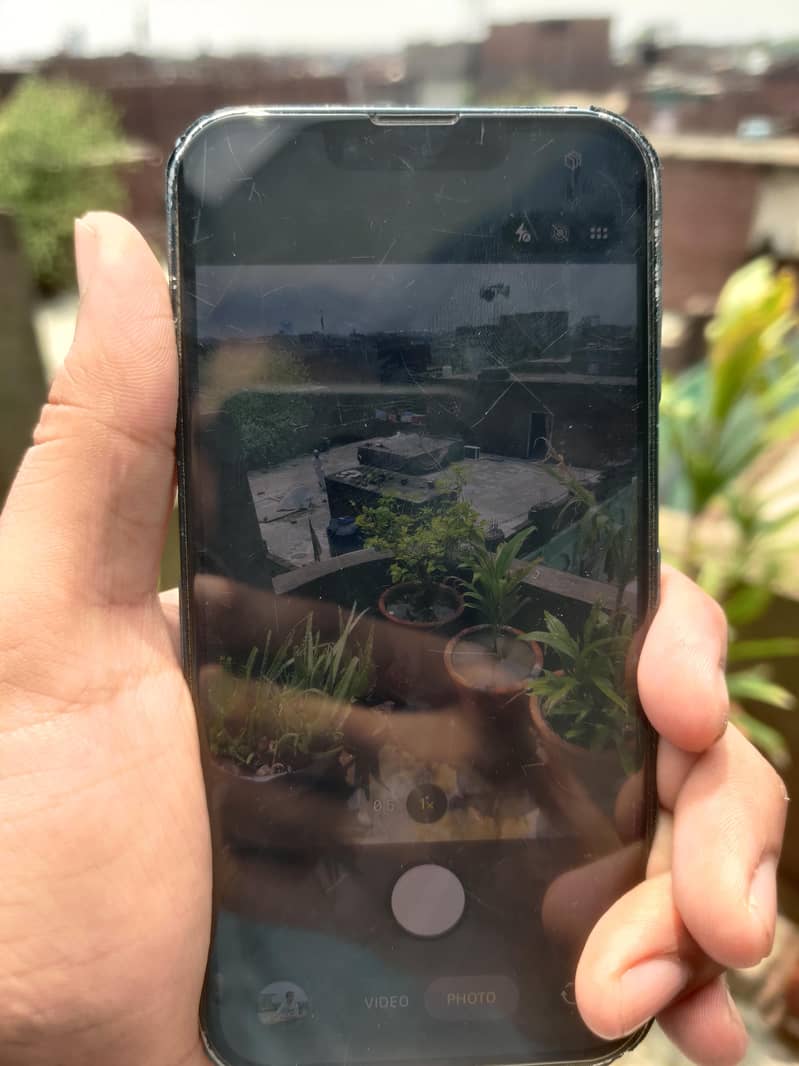 Apple iPhone 13 6