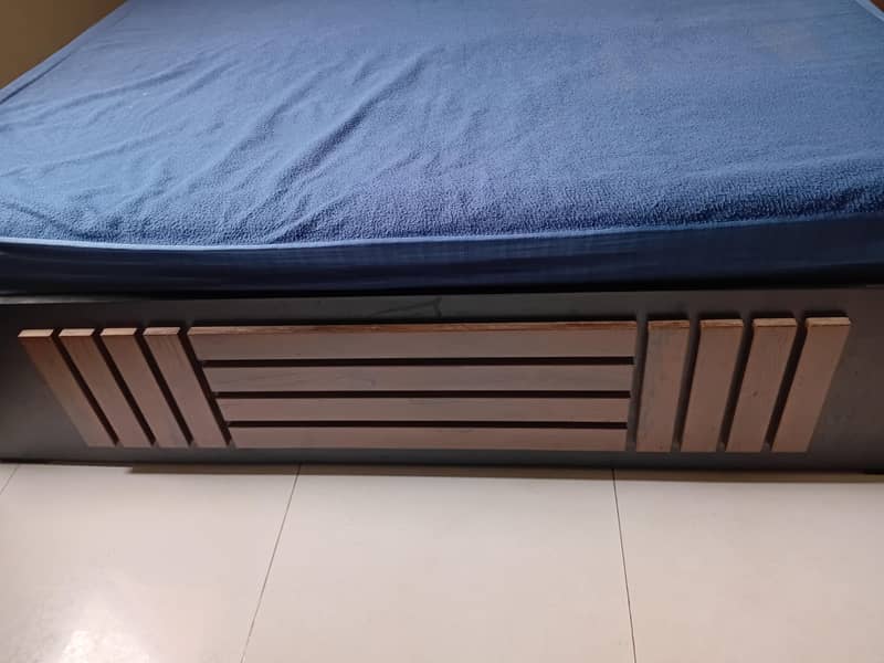 Bed and wardrobe 2