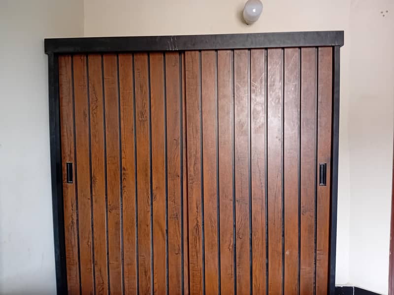 Bed and wardrobe 3