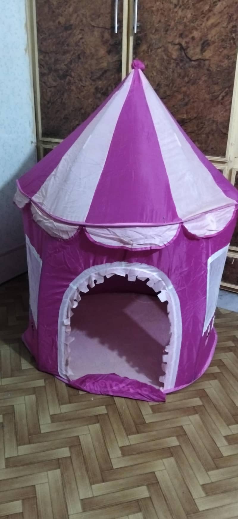 Play tent 1