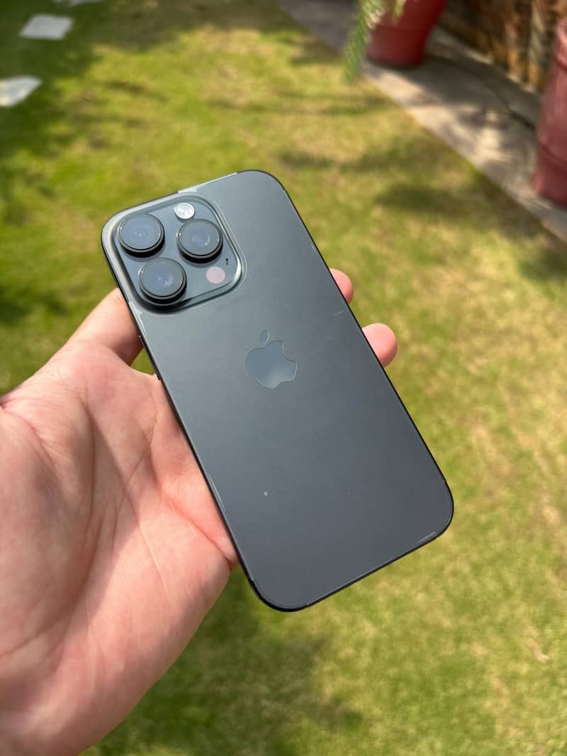 Apple iPhone 16 Pro 5