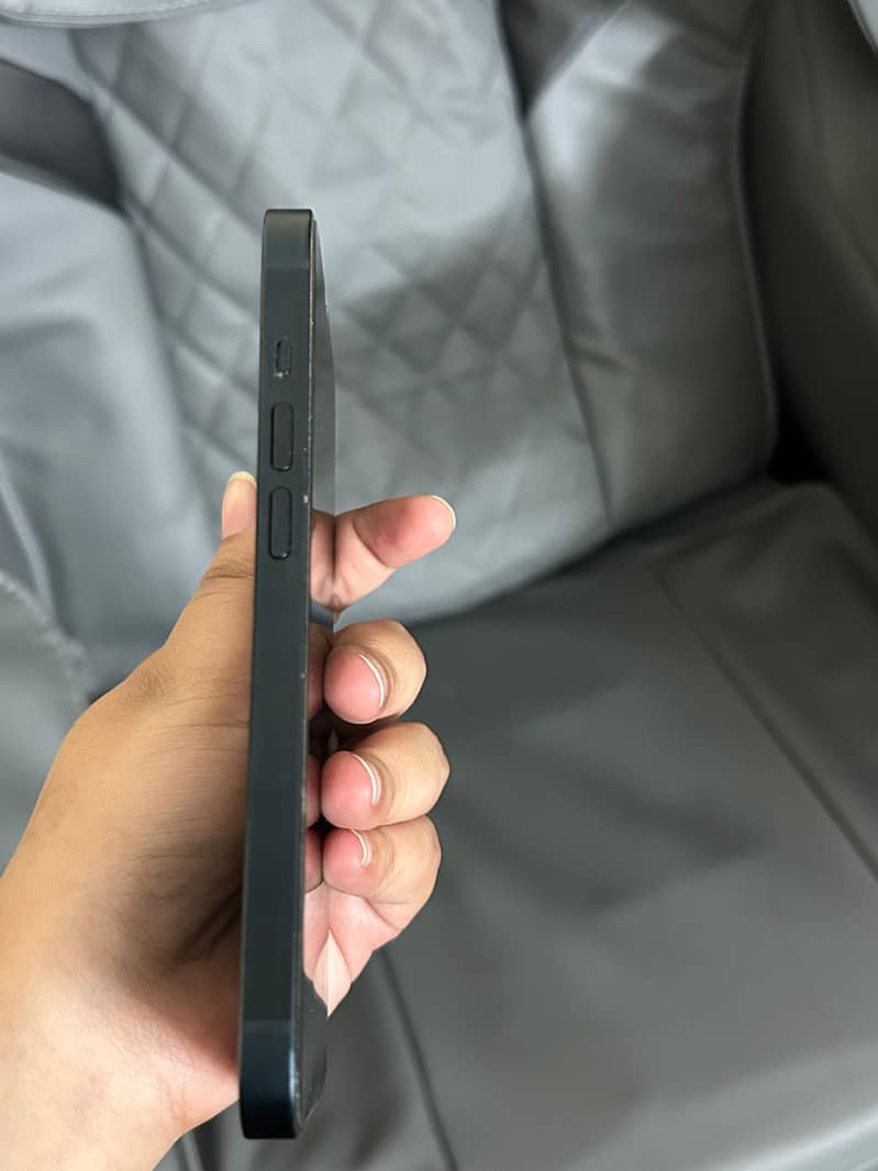 Apple iPhone 14 3