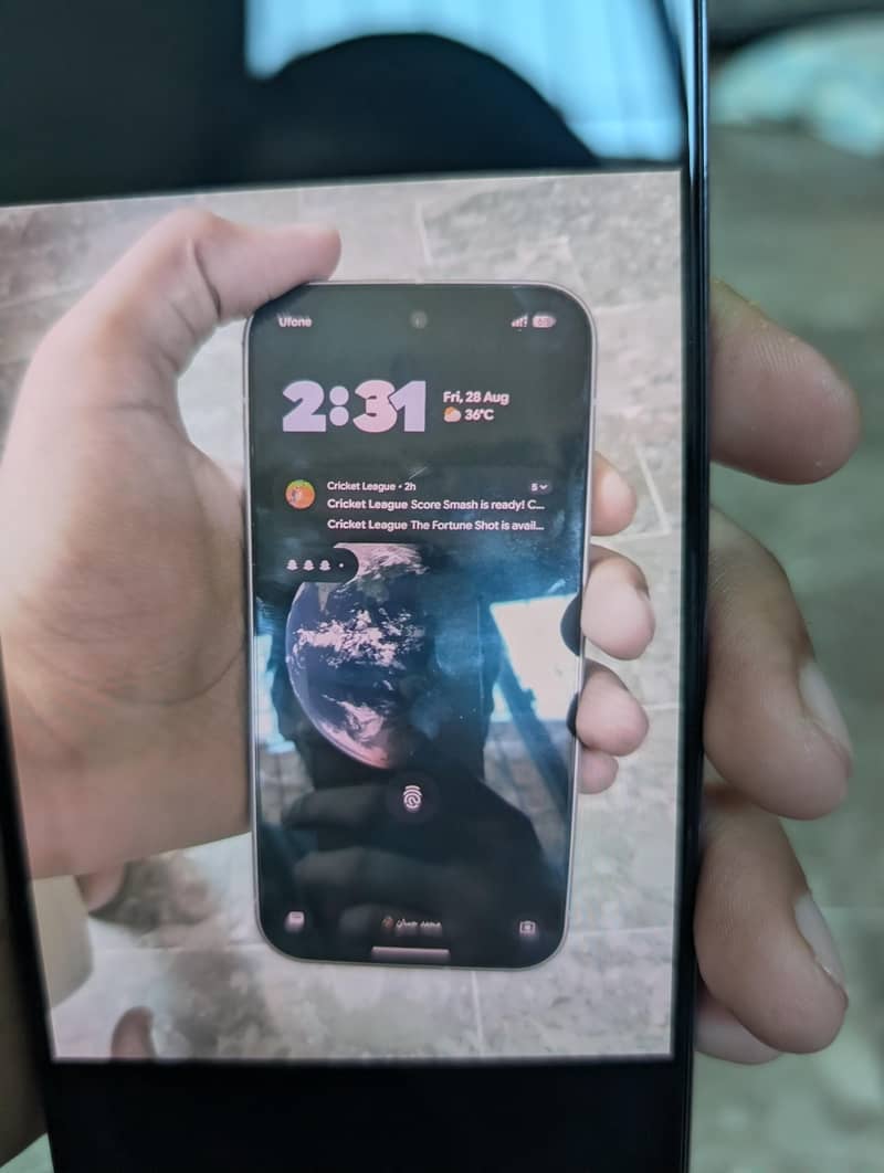 Google Pixel 9 5