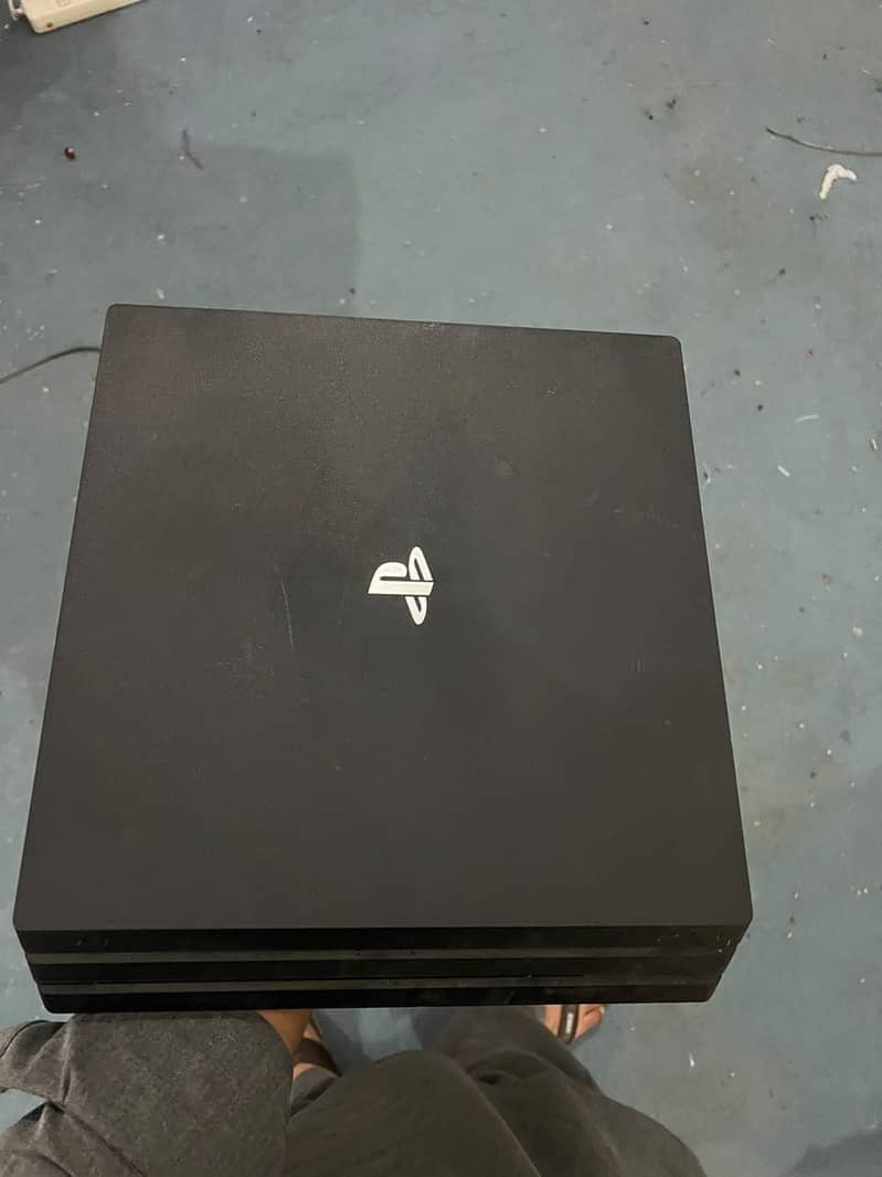 PS4 pro 1 tb 0