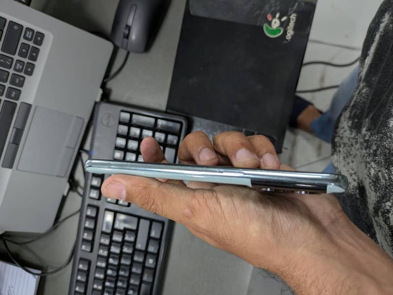 One Plus 10T 4