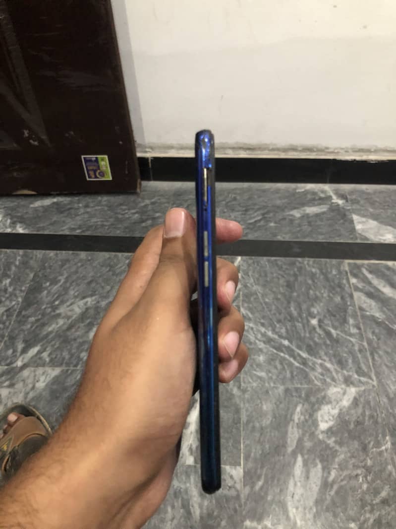 Realme 3 2