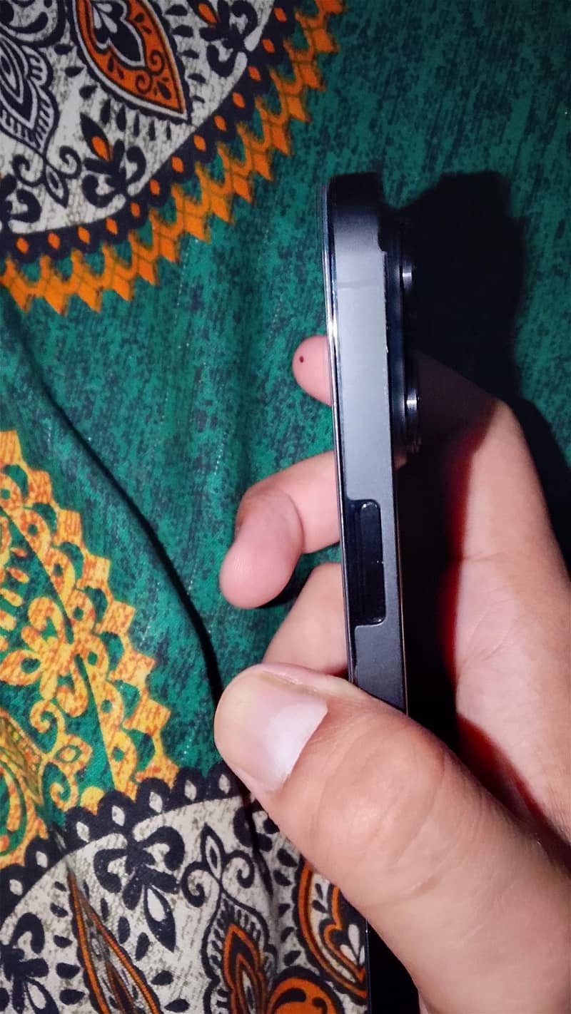 Apple iPhone 14 Pro Max 1