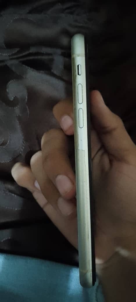 Apple iPhone 11 5