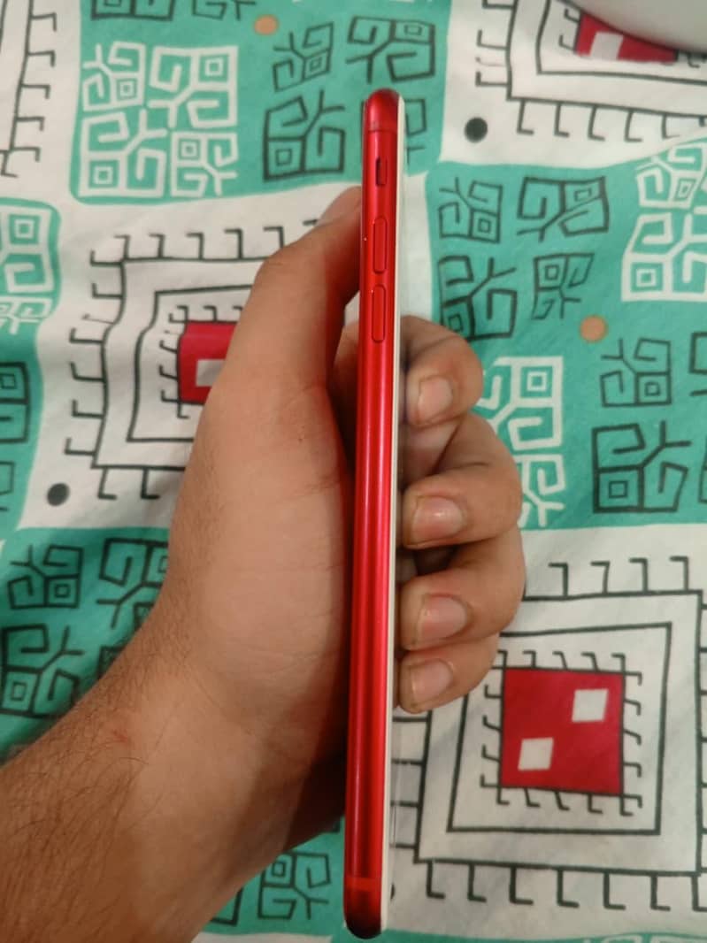 Apple iPhone 8 Plus 5
