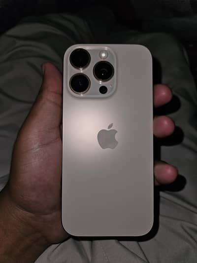 Apple iPhone 16 Pro jv