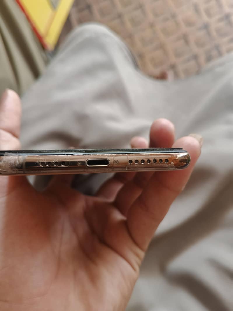 Apple iPhone XS Max 2