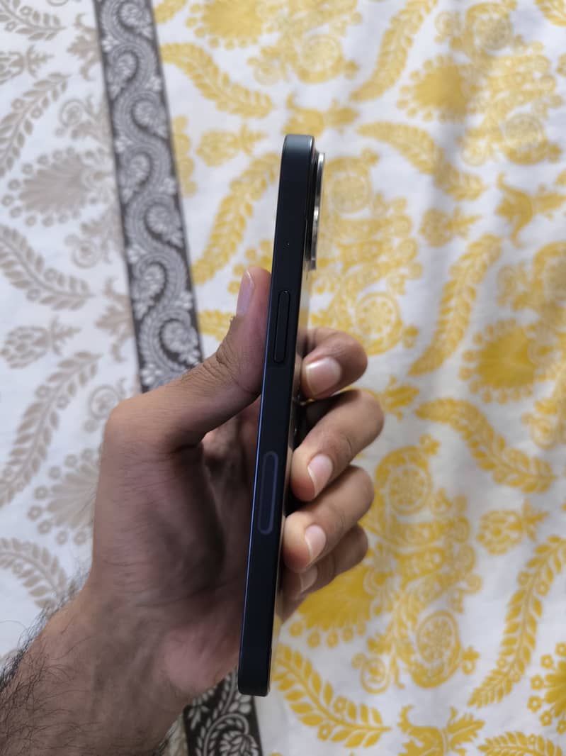 Apple iPhone 13 3