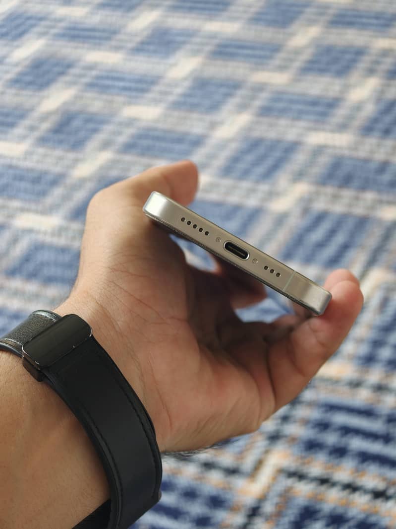 Apple iPhone 15 Pro 1