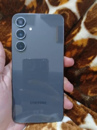 Samsung Mobile S24 fE