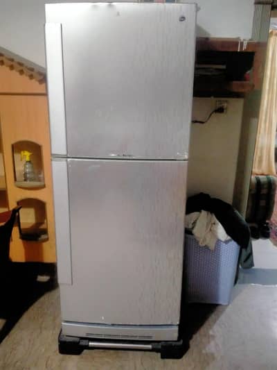 pel  frig urgent sale