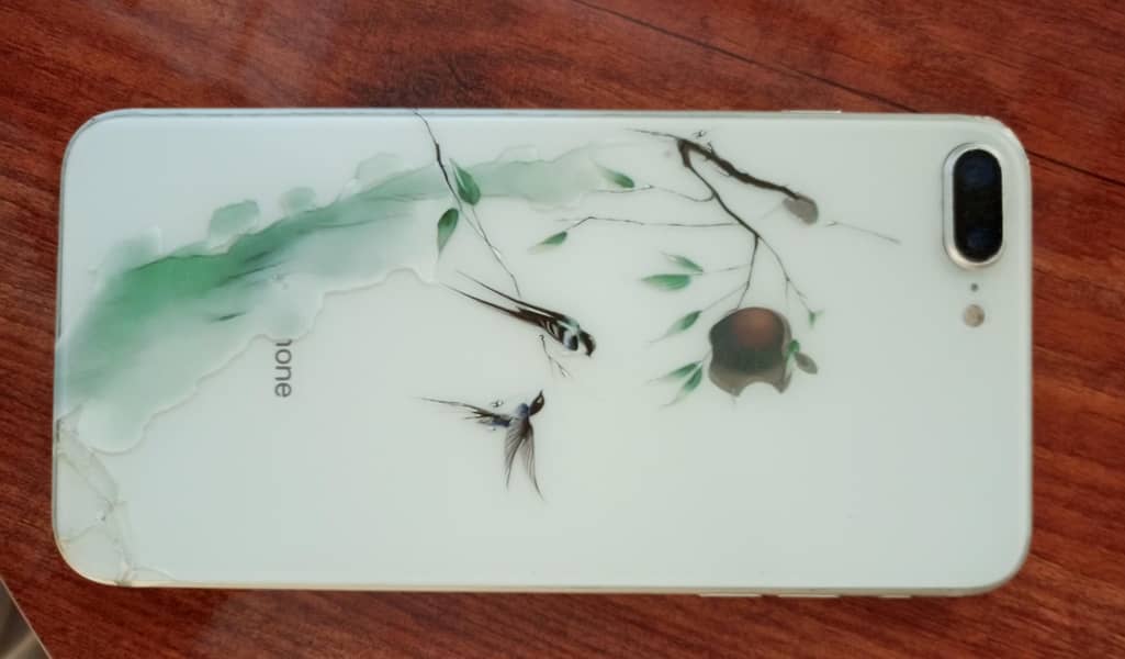 Apple iPhone 8 Plus 0