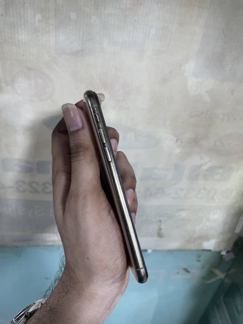 Apple iPhone XS 0