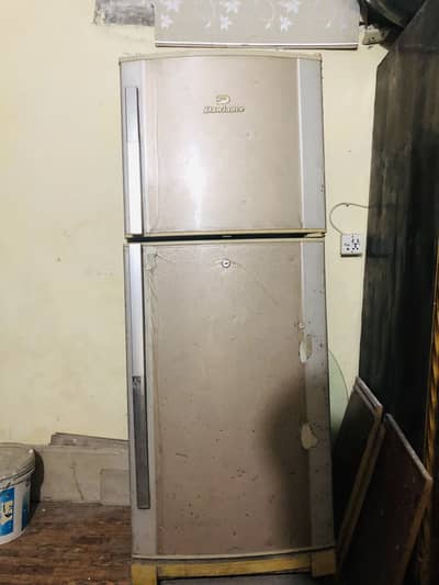 Dawlance fridge 2 door good condition