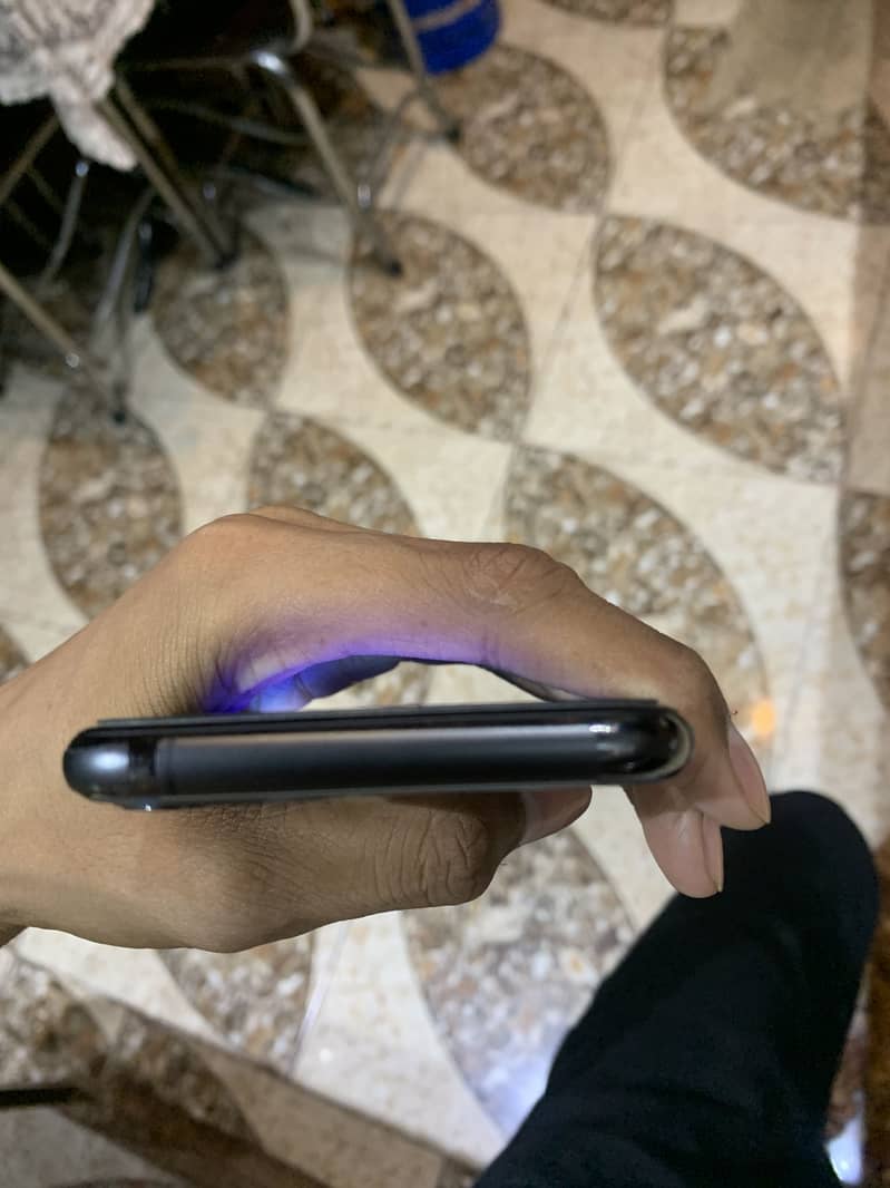 Apple iPhone 11 Pro 3