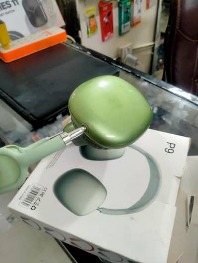 P9 Wireless Bluetooth Headphones - Green Box Pack