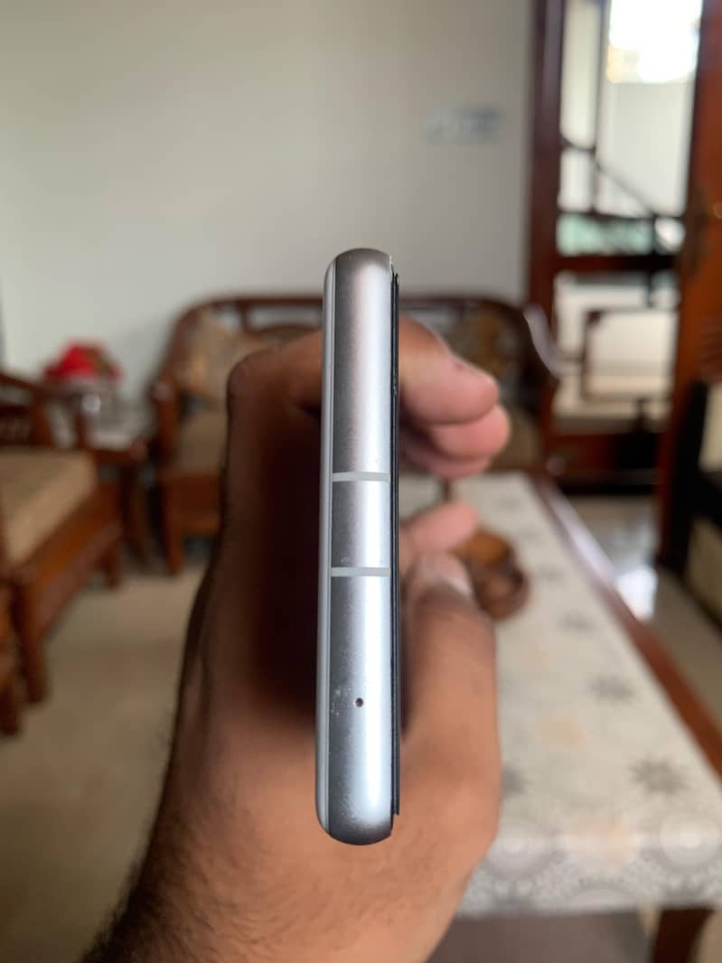 Google Pixel 7a 4