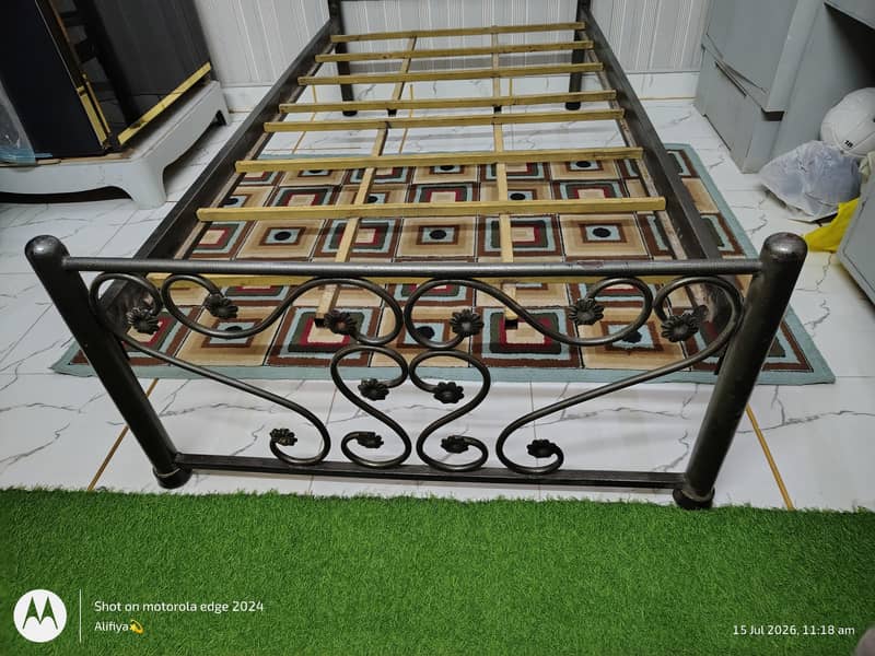 iron bed 2