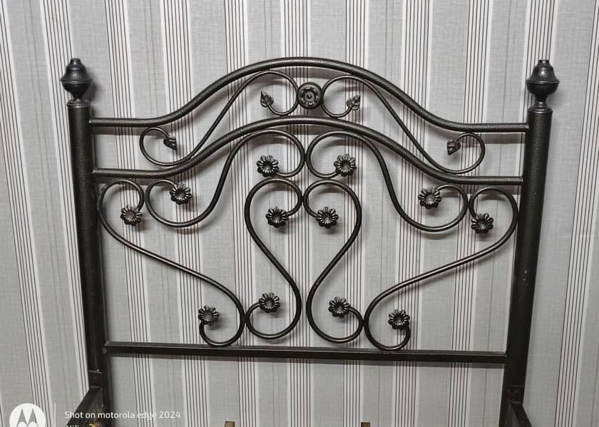 iron bed 3