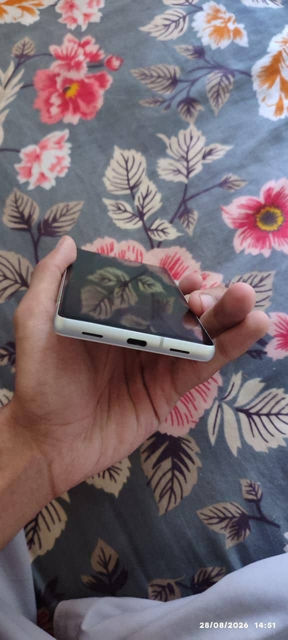pixel 7a 4