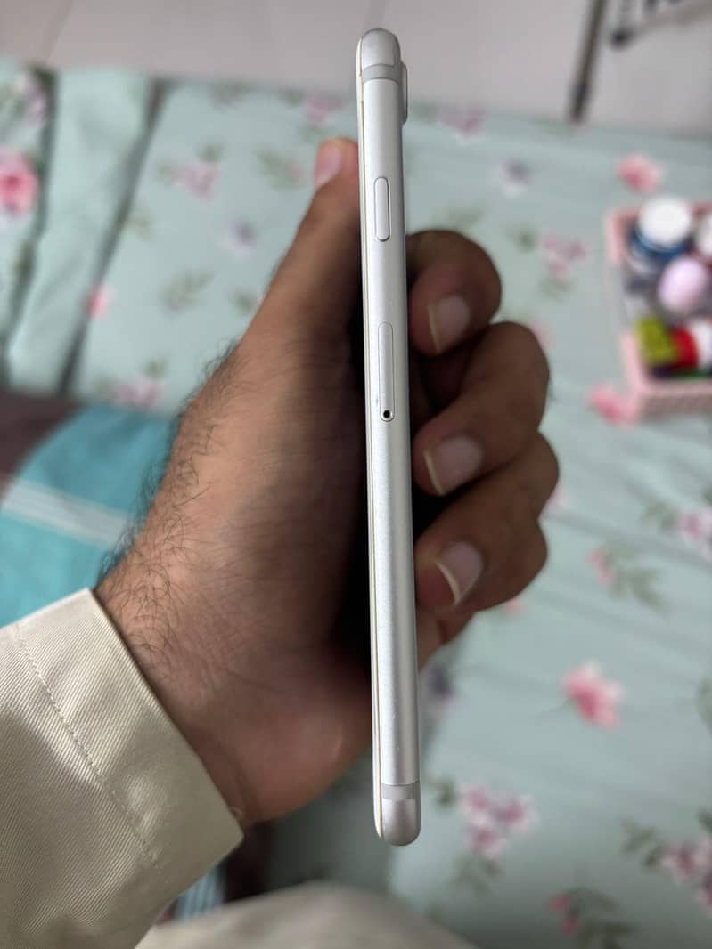 Apple iPhone 7 1