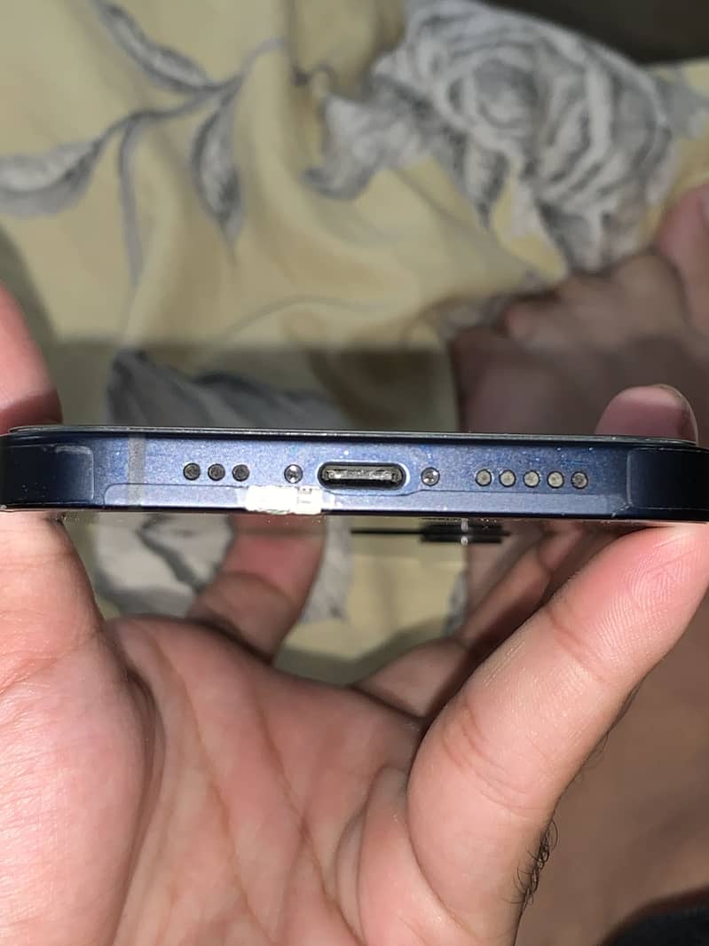 Apple iPhone 12 7