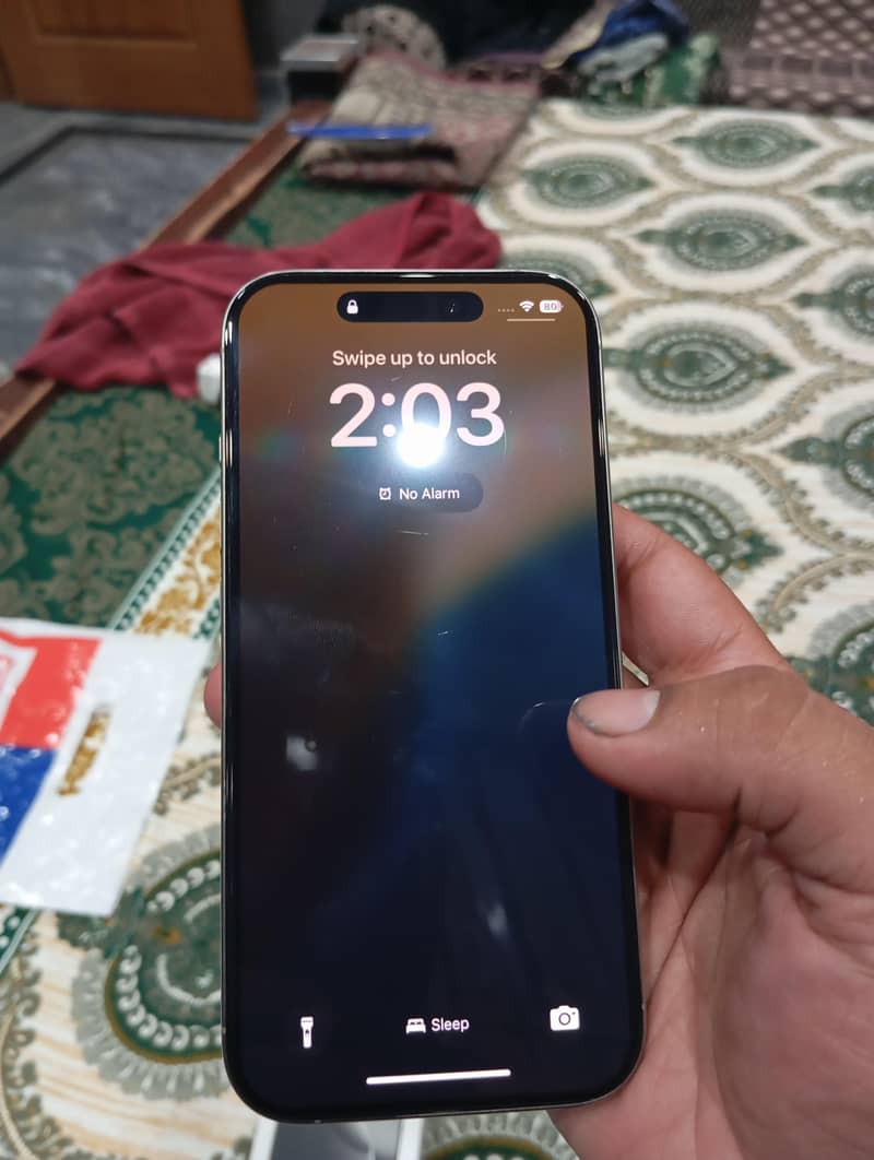 Apple iPhone 16 Pro 1