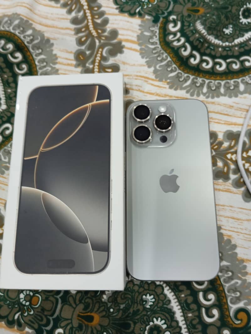 Apple iPhone 16 Pro 4